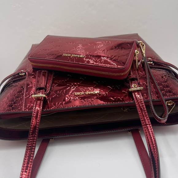 MICHAEL KORS Voyager Lg Metallic Logo Debossed EW  Tote & Jet Set Lg Logo Wallet - Picture 12 of 16